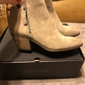 🔥 🔥 Beautiful Frye booties 🔥 🔥